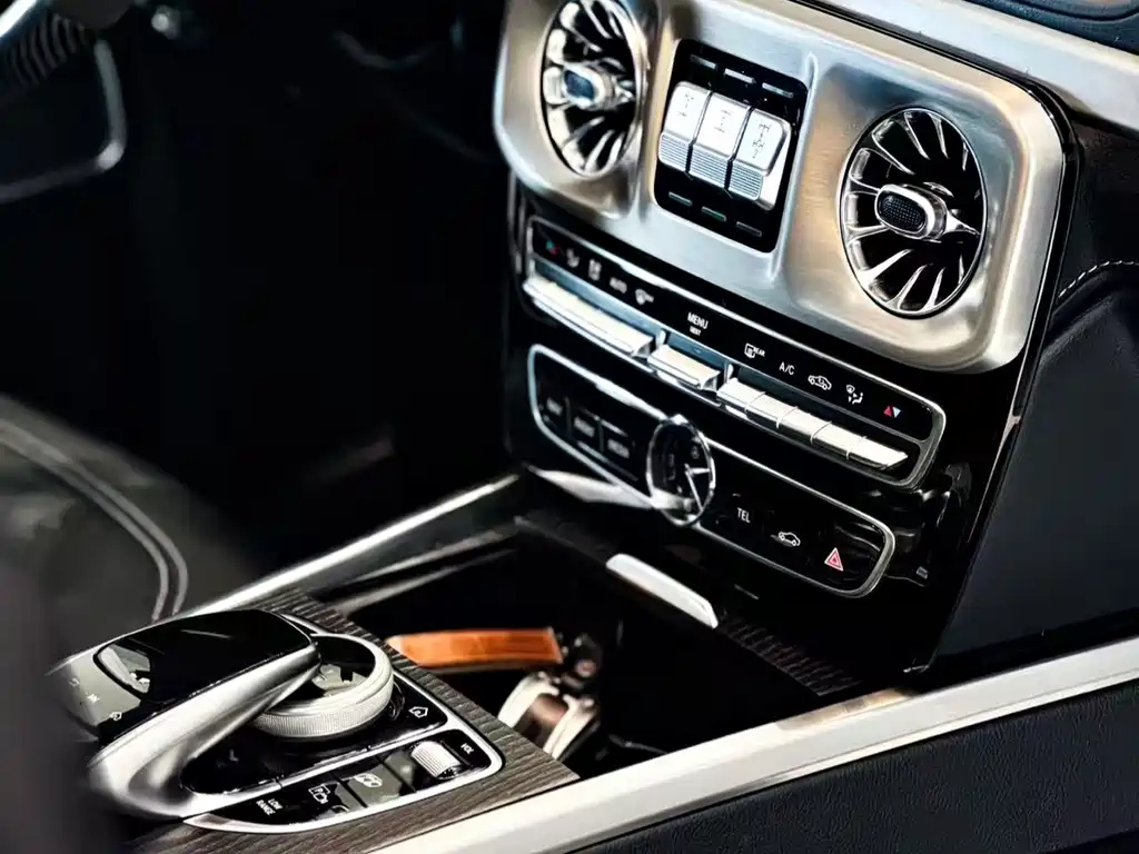 Mercedes-Benz G-Class 2023 — фото 14