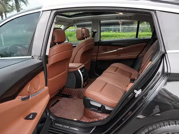 BMW 5 Series GT 2013