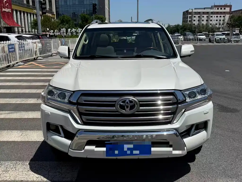 Toyota Land Cruiser 2017 — фото 3
