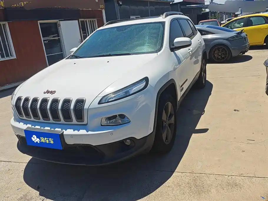 Jeep Cherokee 2017 — фото 1
