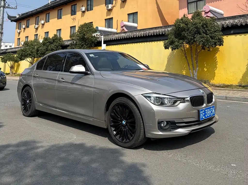 BMW 3 Series 2016 — фото 30