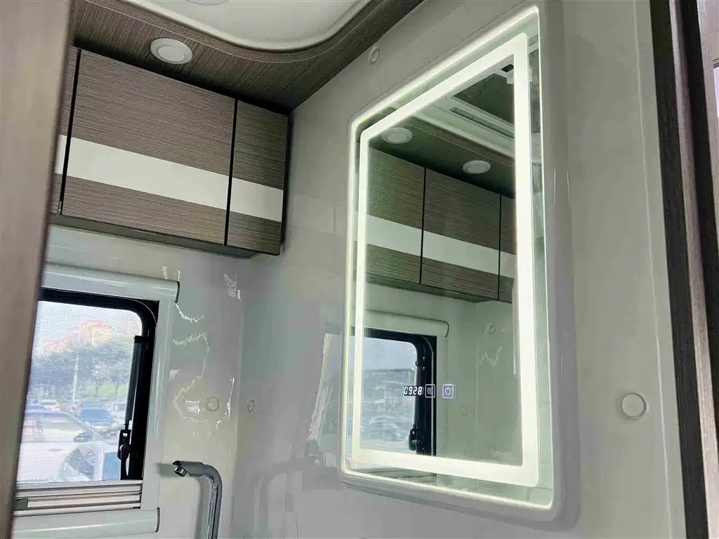 IVECO Ousheng 2023 — фото 23