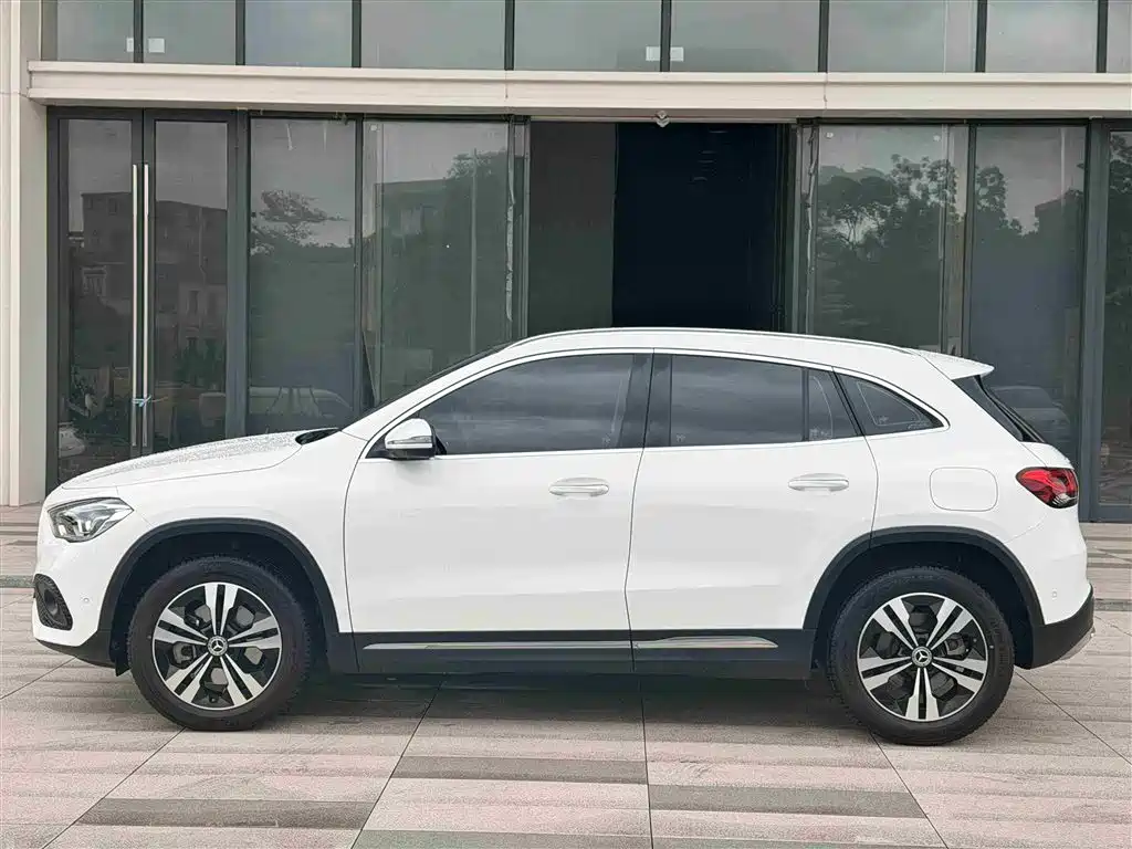Mercedes-Benz GLA 2023 — фото 10