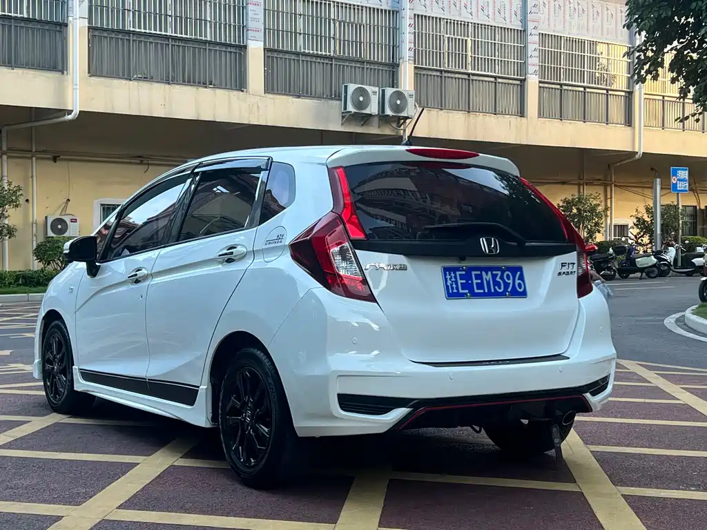 Honda Fit 2018 — фото 7