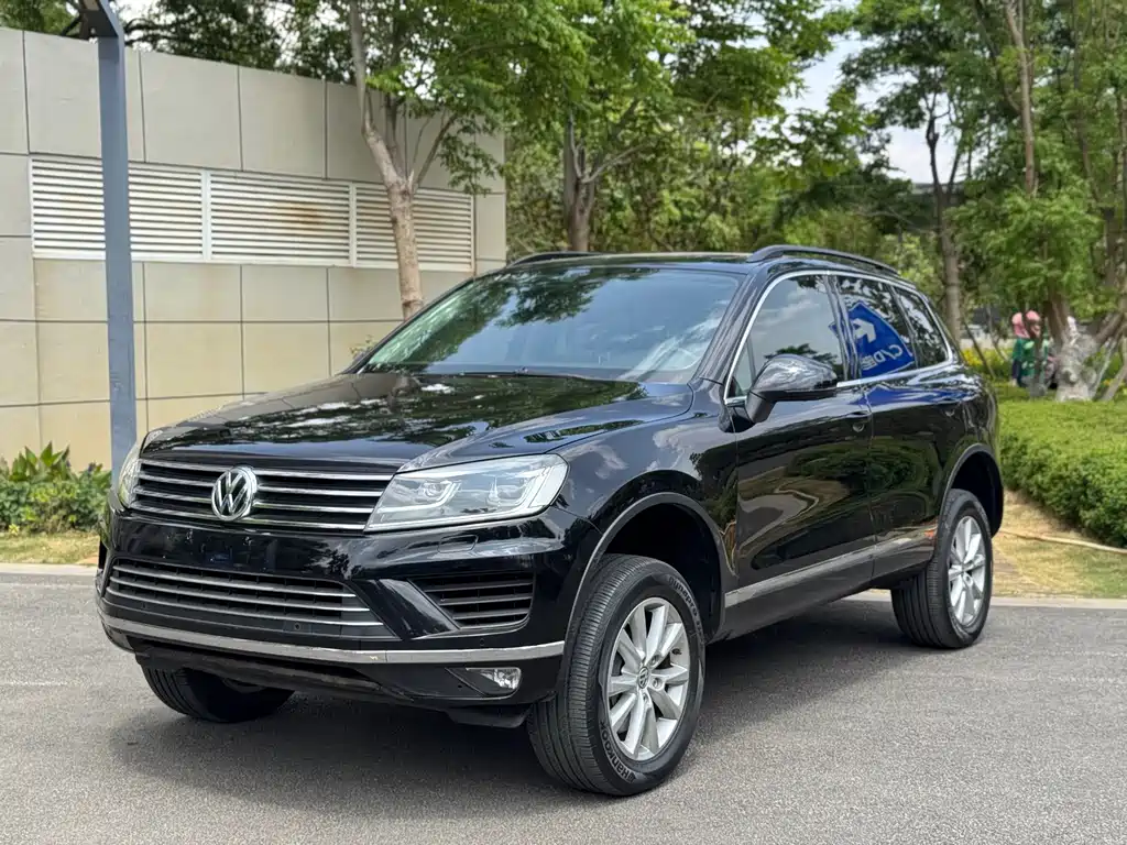 Volkswagen Touareg 2017 — фото 1
