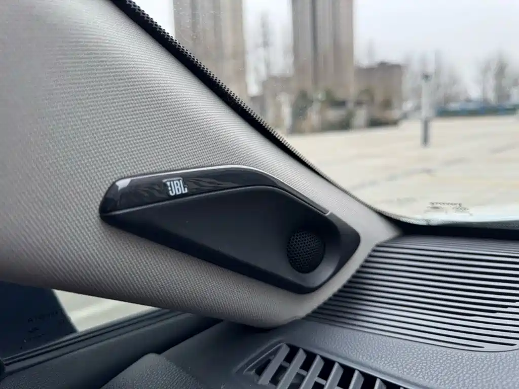 Toyota Venza 2022 — фото 15