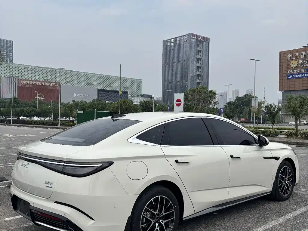 BYD Seal 07 DM-i 2025 — фото 4