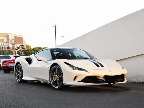 Ferrari F8 2023