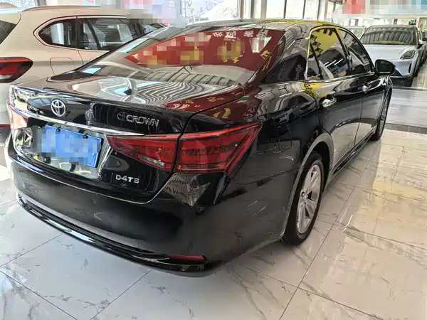 Toyota Crown 2018