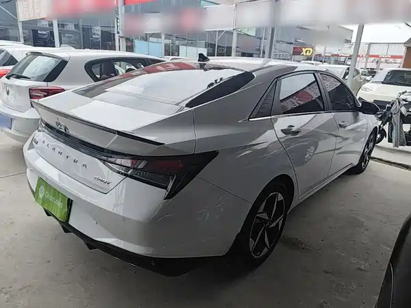 Hyundai Elantra 2021