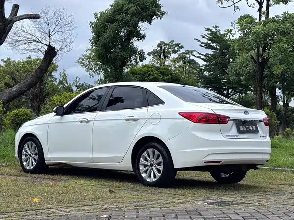 Ford Escort 2016