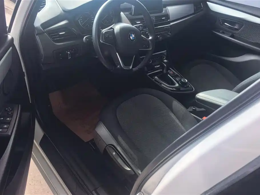 BMW 2 Series Active Tourer 2016 — фото 9