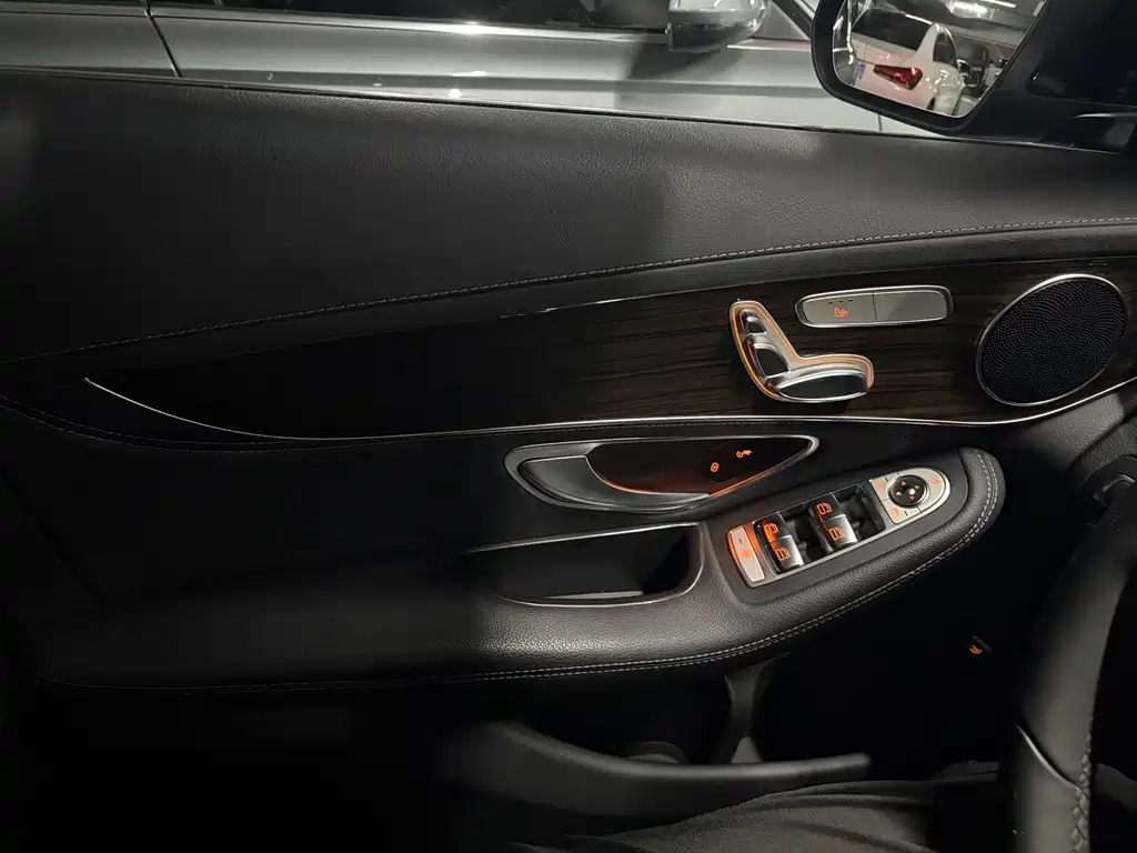 Mercedes-Benz GLC 2016 — фото 15