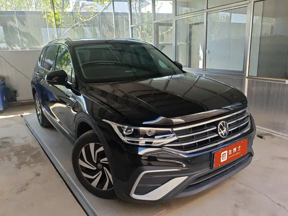Volkswagen Tiguan L 2023 — фото 6