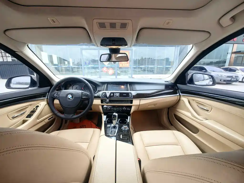 BMW 5 Series 2016 — фото 14