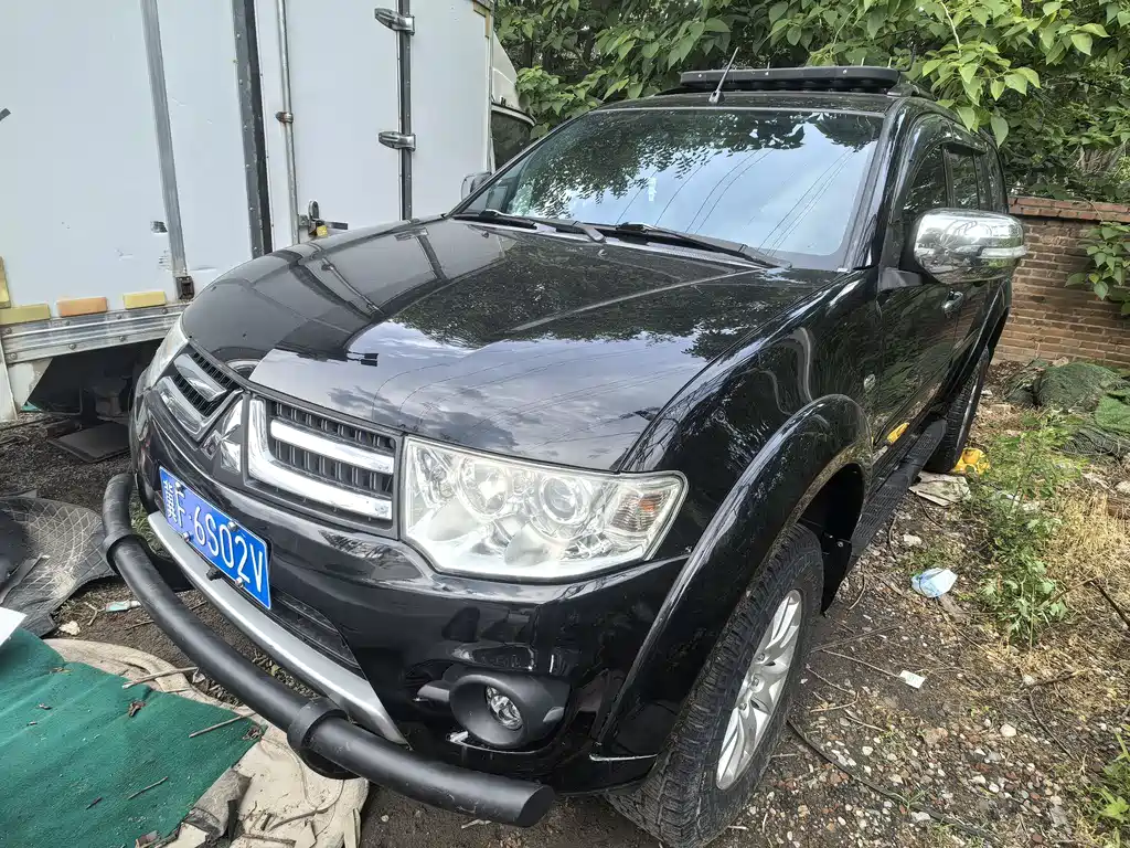 Mitsubishi Pajero Sport 2016