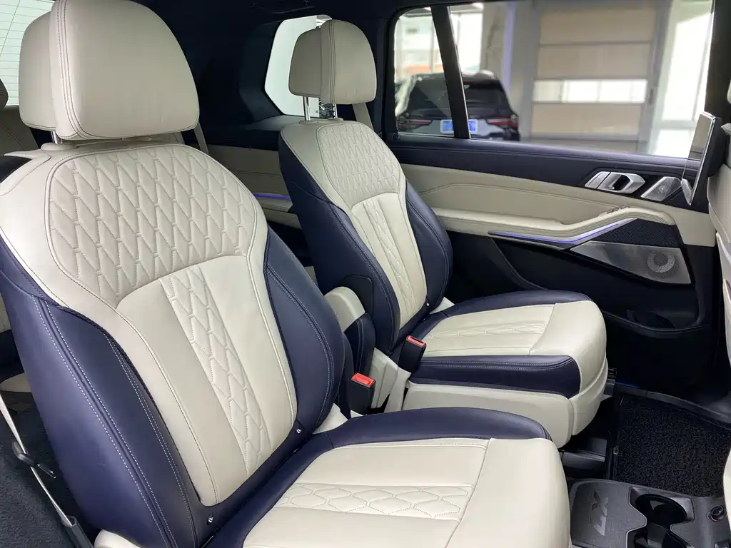 BMW X7 2021 — фото 11