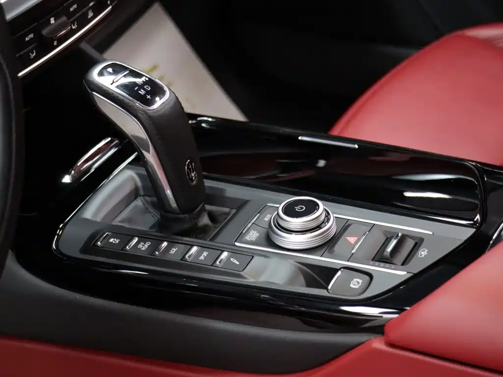Maserati Levante 2022 — фото 15