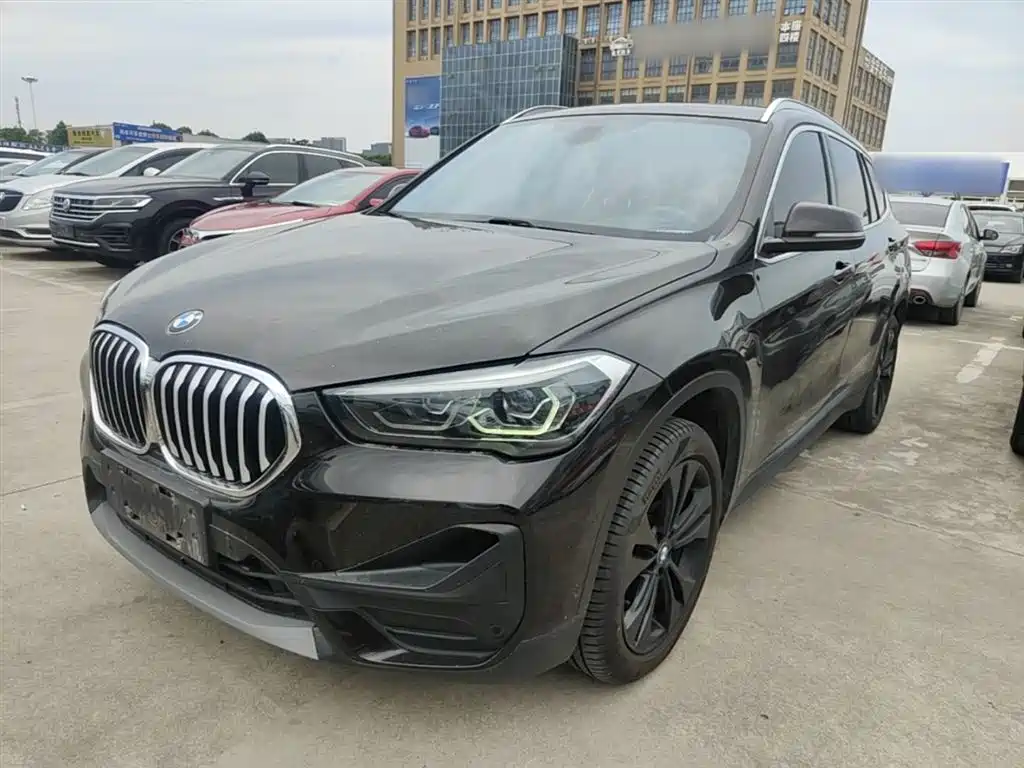 BMW X1 2019 — фото 1