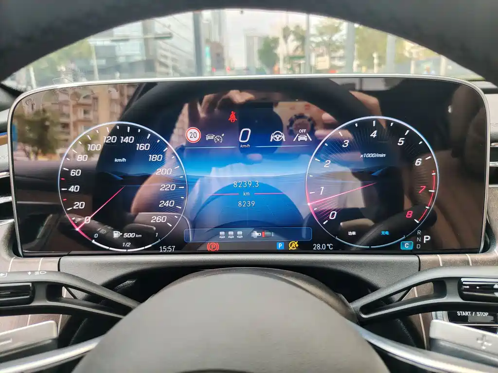 Mercedes-Benz E-Class 2025 — фото 17