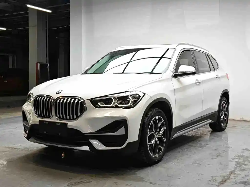 BMW X1 2022 — фото 1