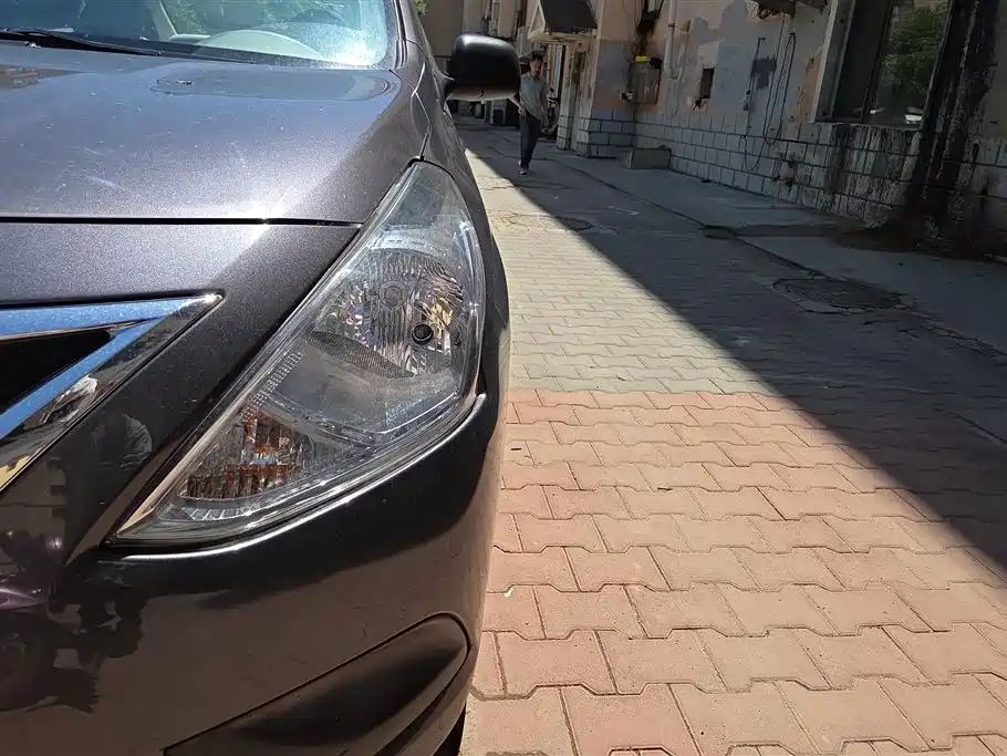 Nissan Sunny 2015 — фото 5
