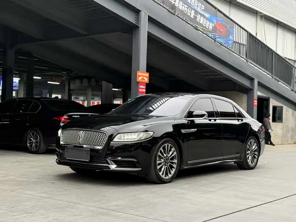 Lincoln Continental 2018 — фото 1