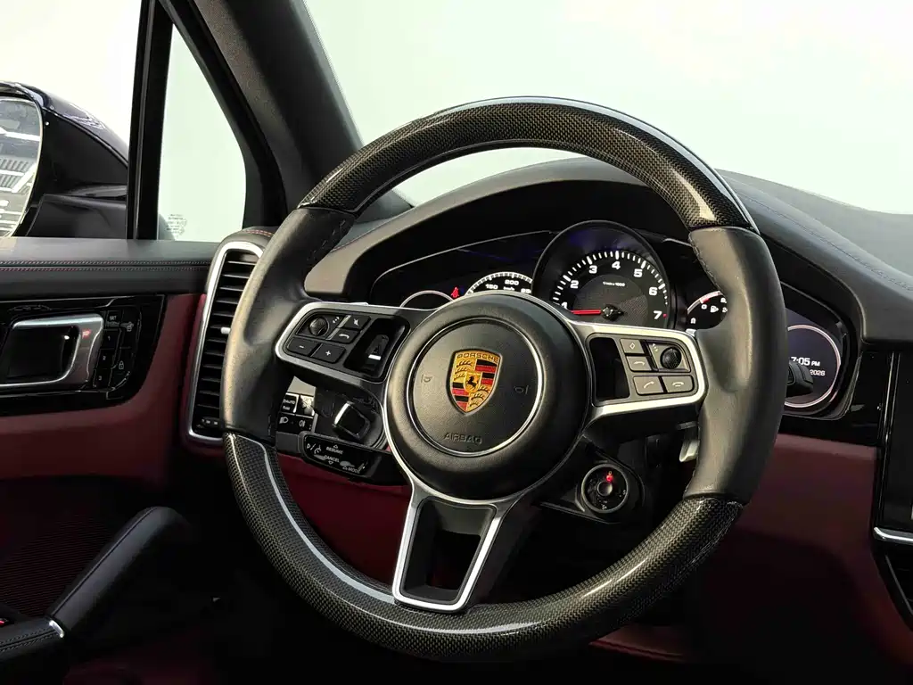 Porsche Cayenne 2021 — фото 18