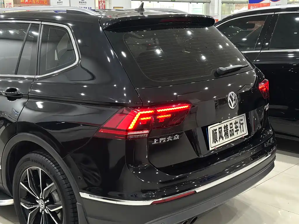 Volkswagen Tiguan L 2018 — фото 18