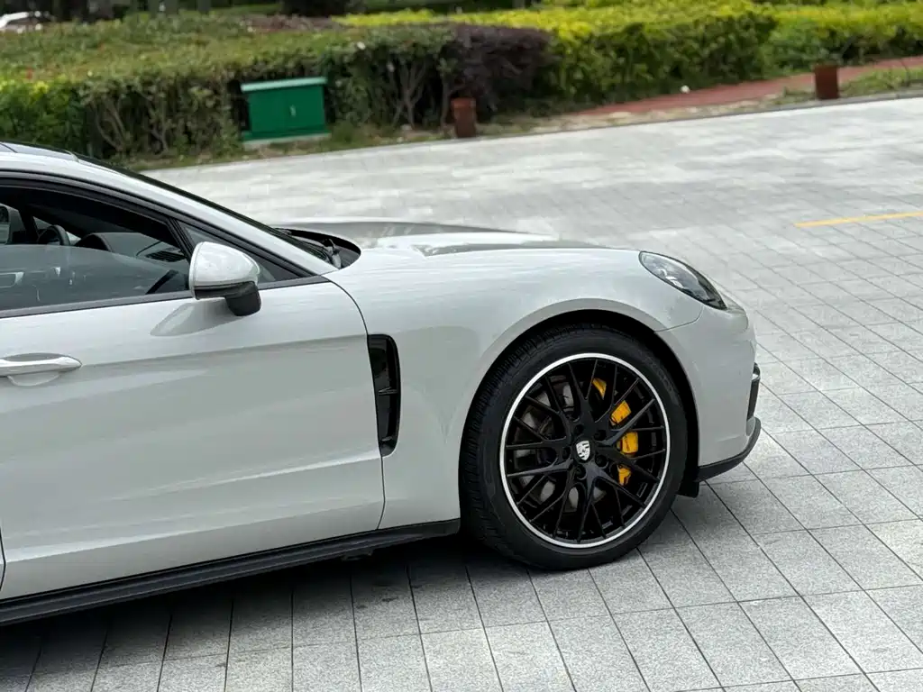 Porsche Panamera 2018 — фото 14