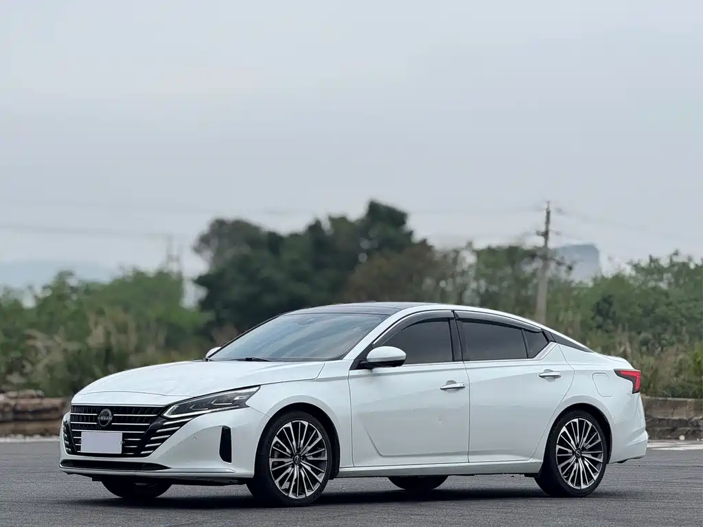Nissan Teana 2023 — фото 1