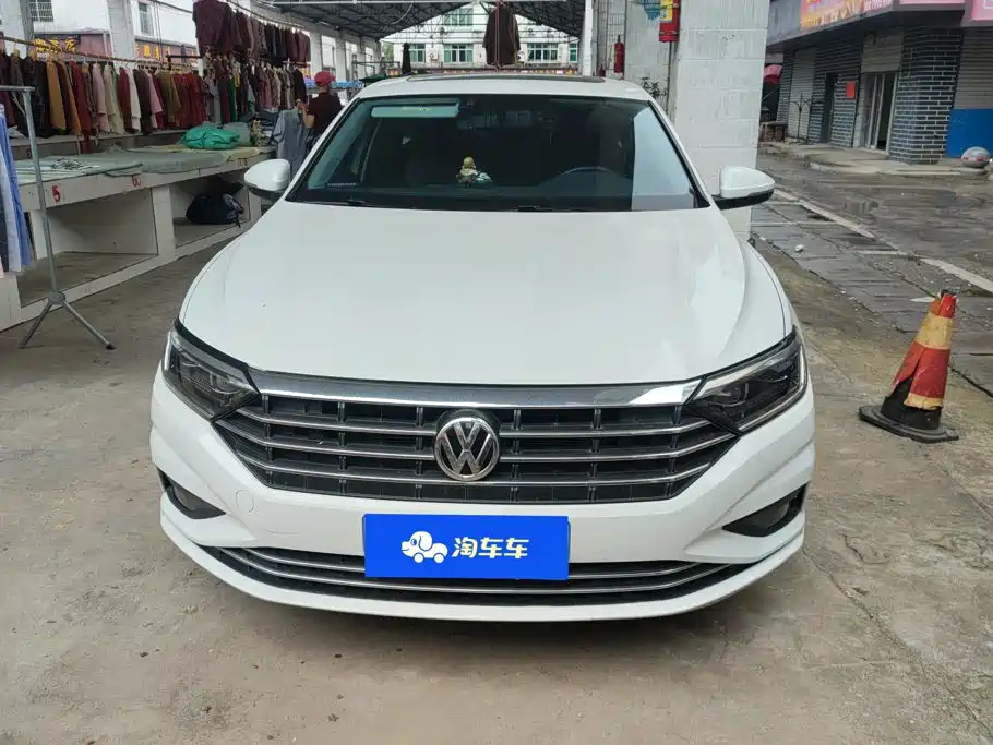Volkswagen Sagitar 2019