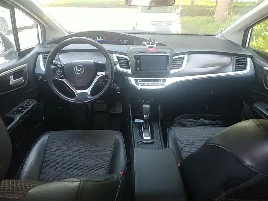 Honda Jade 2015 — фото 10