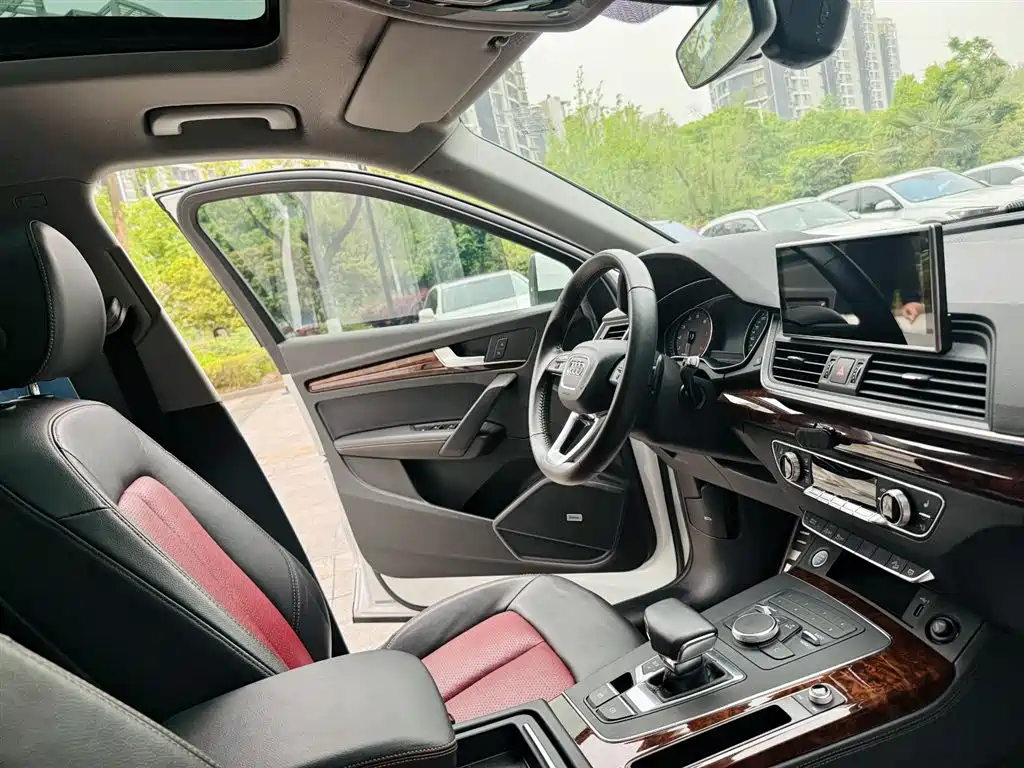 Audi Q5L 2021 — фото 14