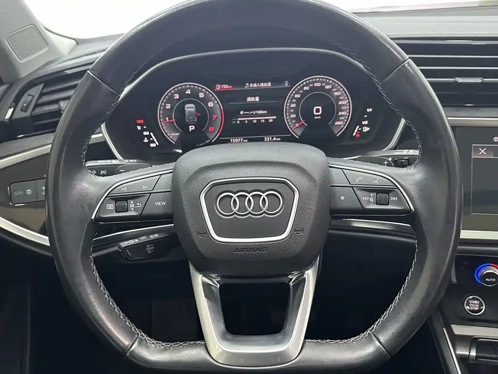 Audi Q3 2023 — фото 12