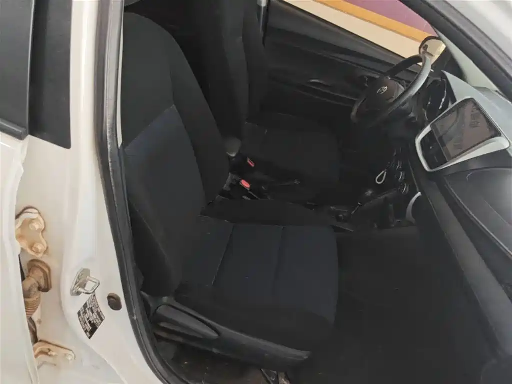 Toyota Yaris L 2016 — фото 25