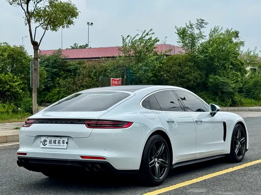 Porsche Panamera 2019 — фото 5
