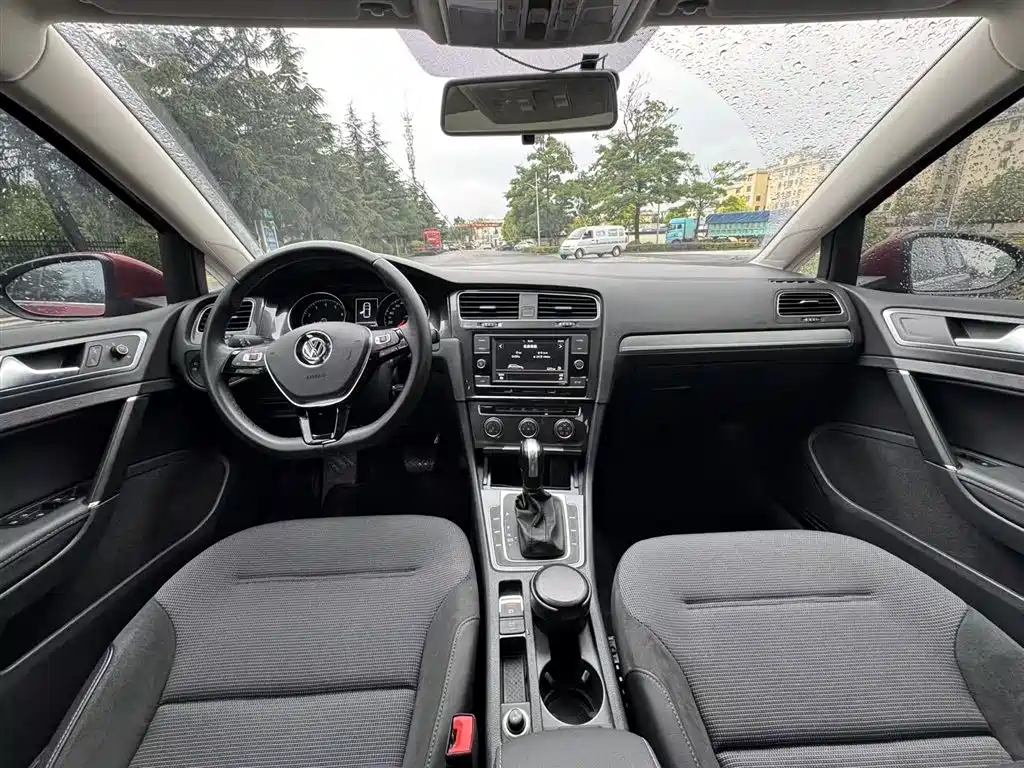 Volkswagen Golf 2018 — фото 11
