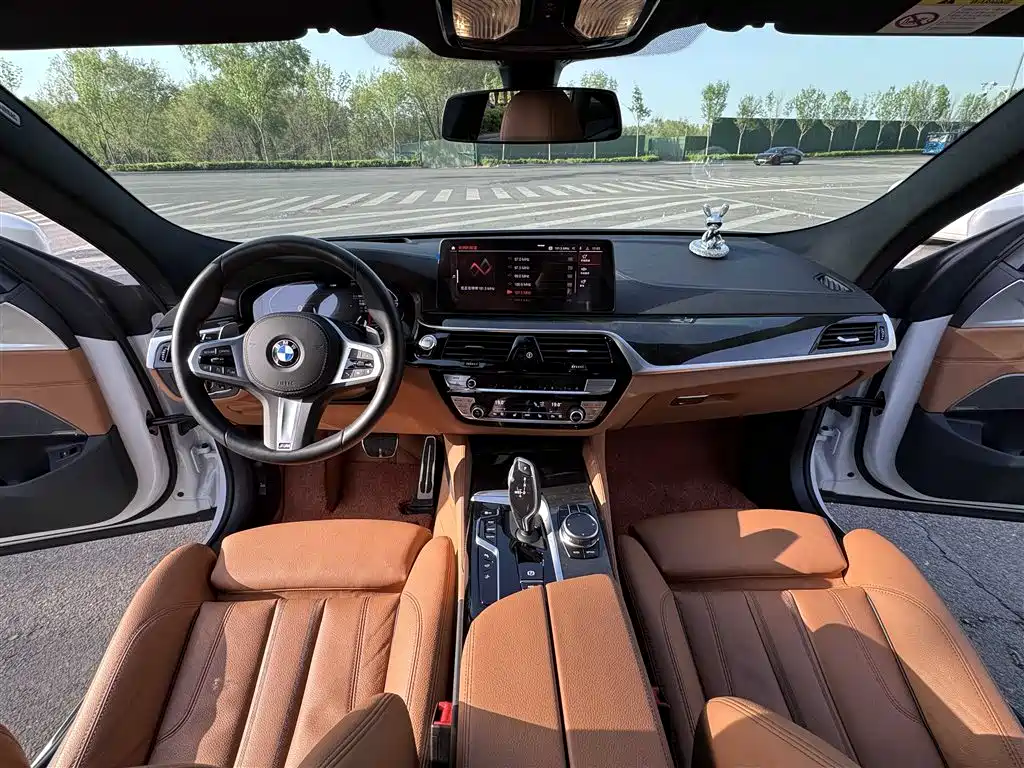 BMW 6 Series GT 2025 — фото 9