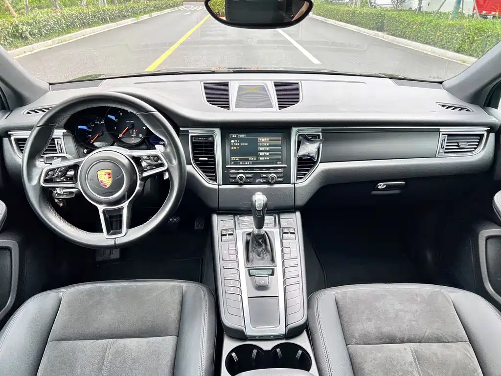Porsche Macan 2017 — фото 5