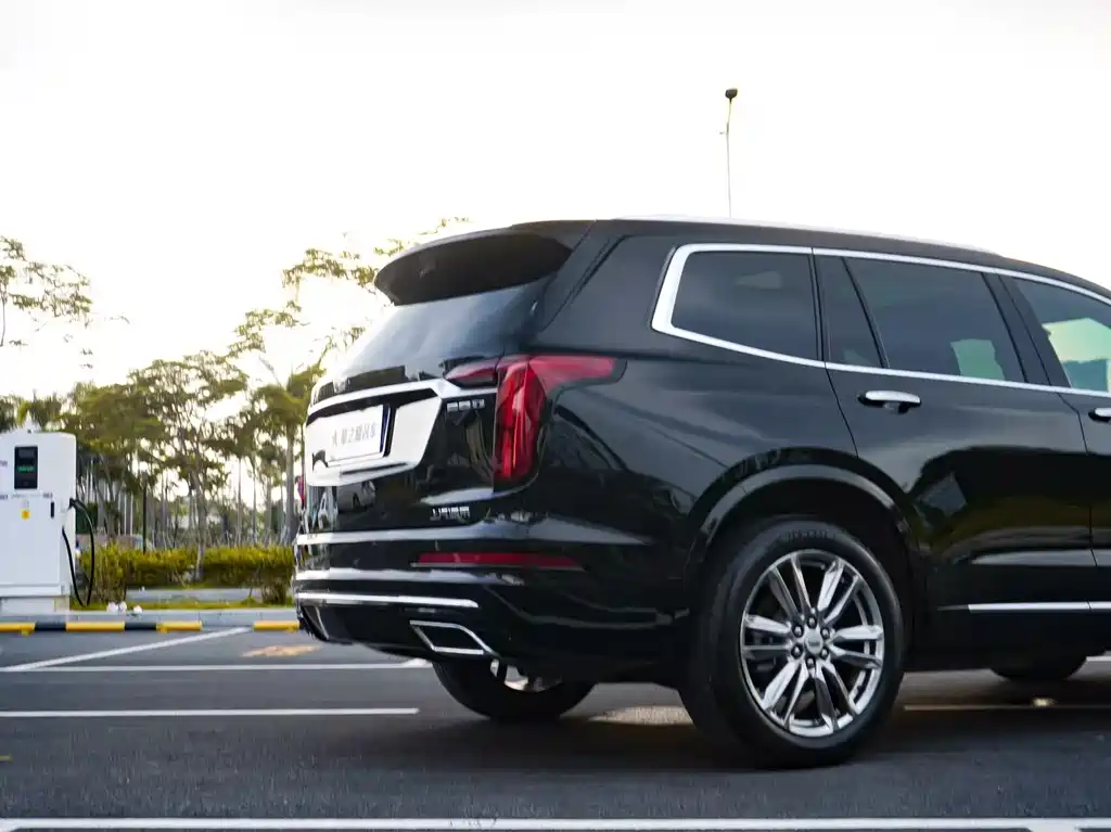 Cadillac XT6 2021 — фото 5