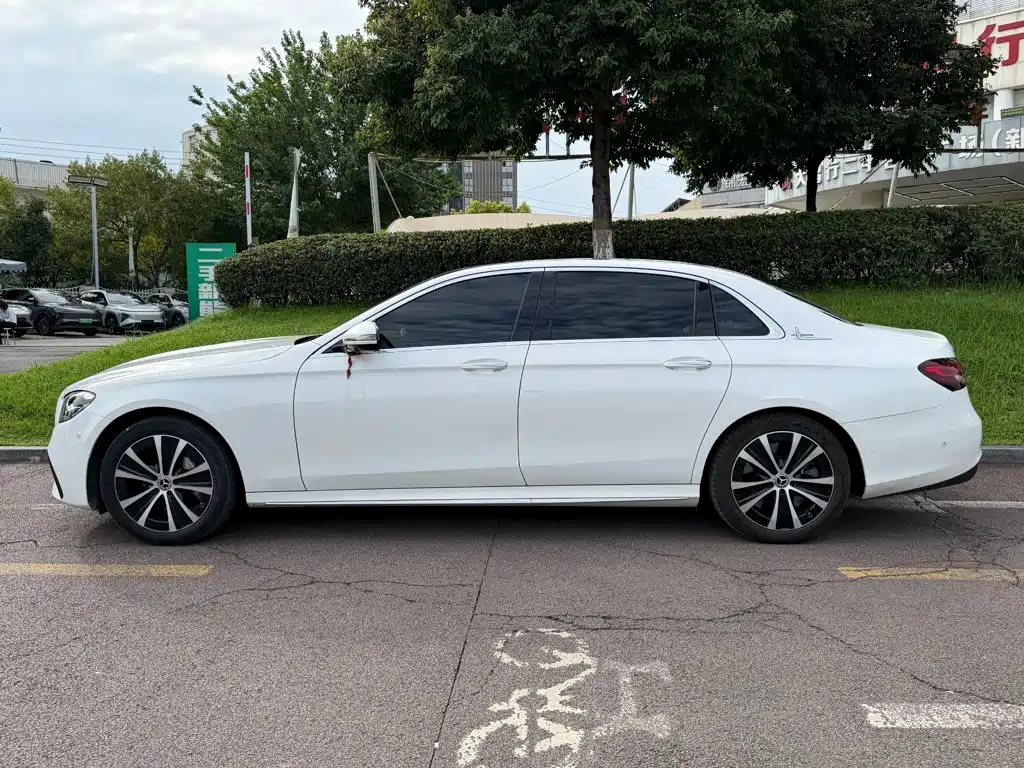 Mercedes-Benz E-Class New Energy 2022 — фото 3