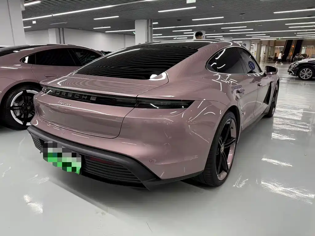 Porsche Taycan 2022 — фото 15