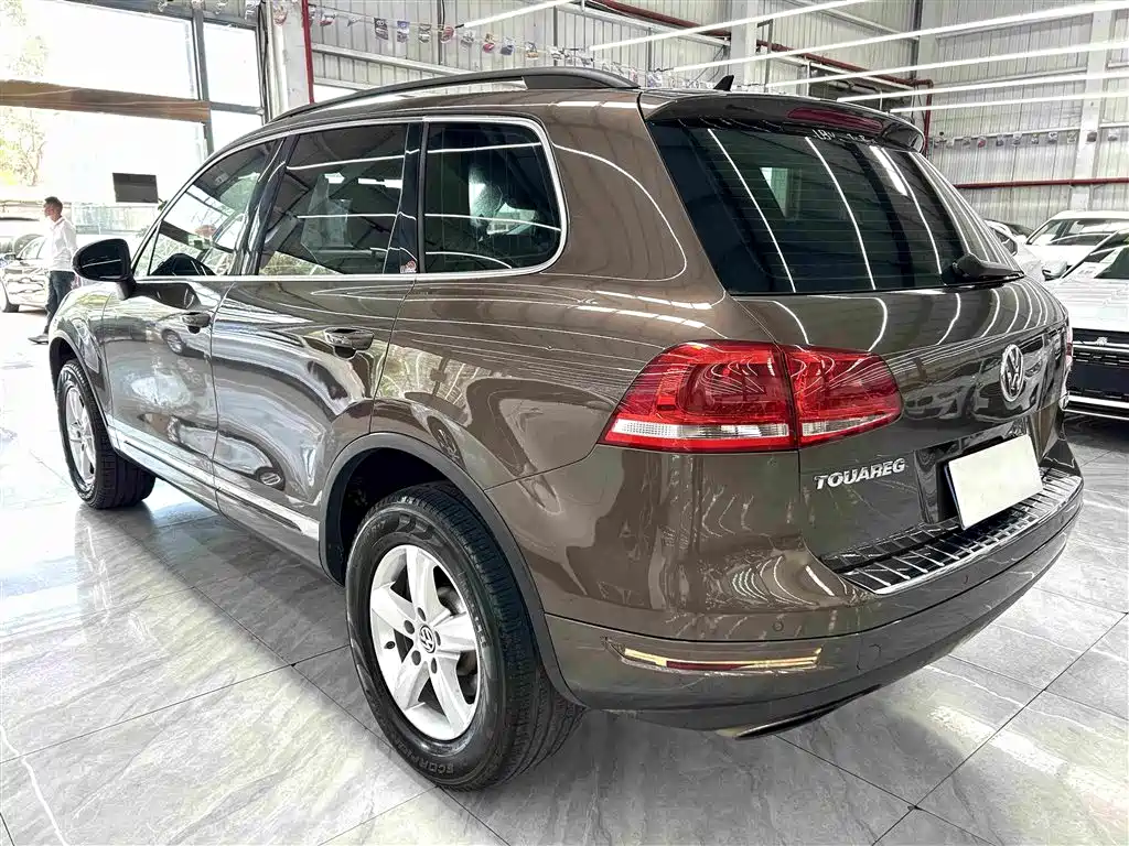 Volkswagen Touareg 2015 — фото 8