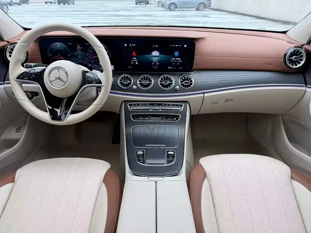 Mercedes-Benz E-Class 2022 — фото 3