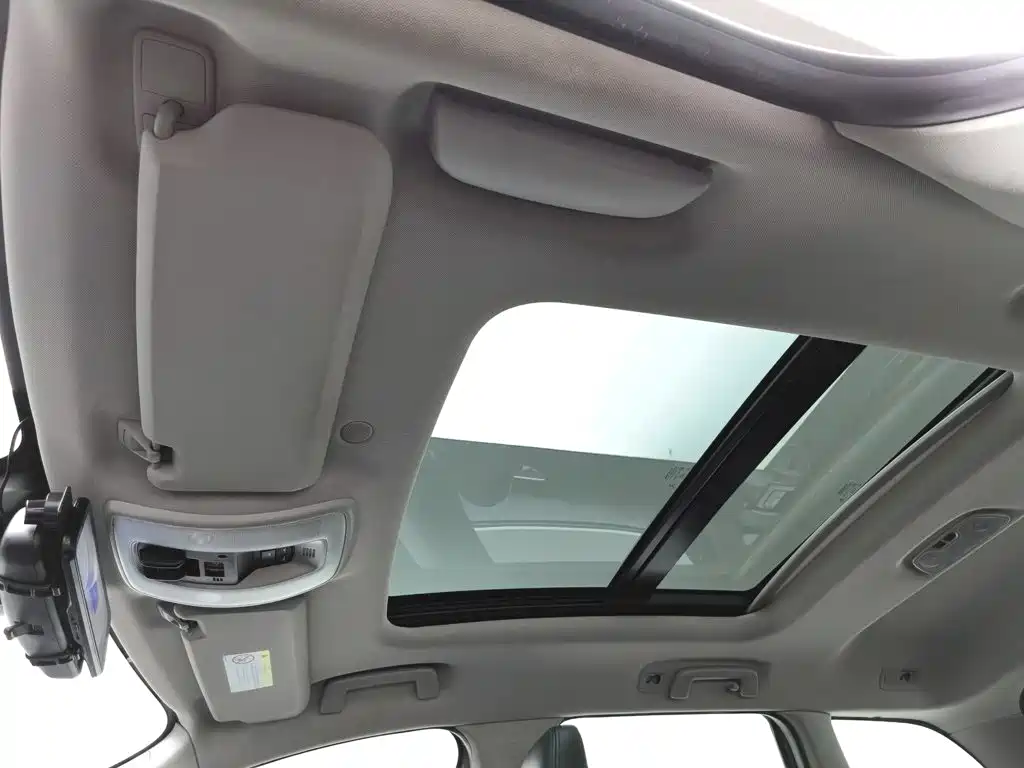 Volvo XC60 2017 — фото 14