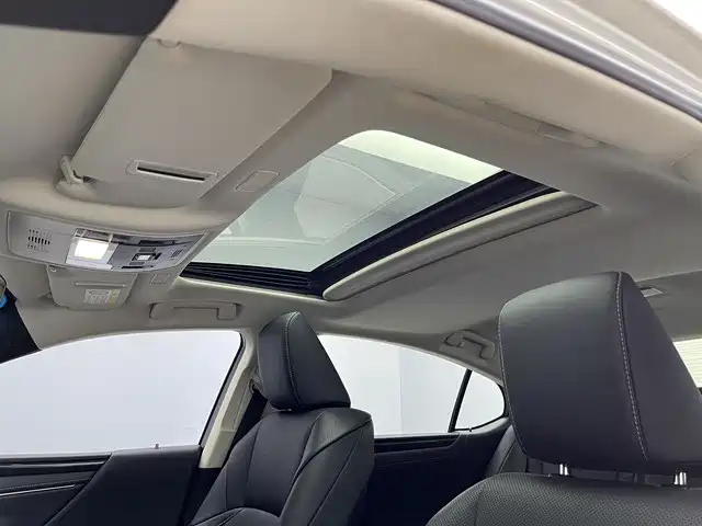 Lexus ES 2020 — фото 14