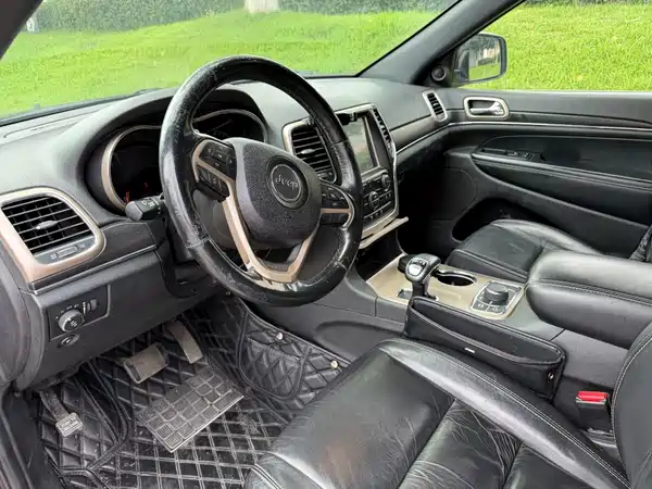Jeep Grand Cherokee 2016