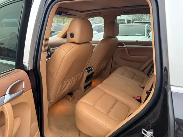 Porsche Cayenne 2010