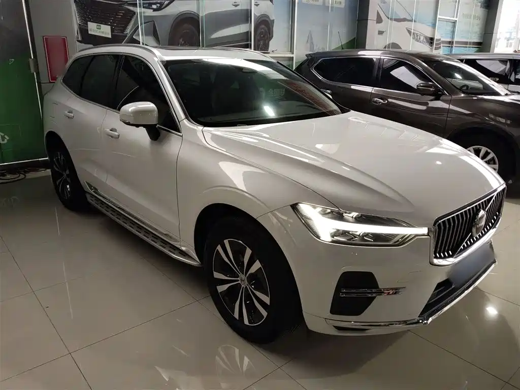 Volvo XC60 2022 — фото 22